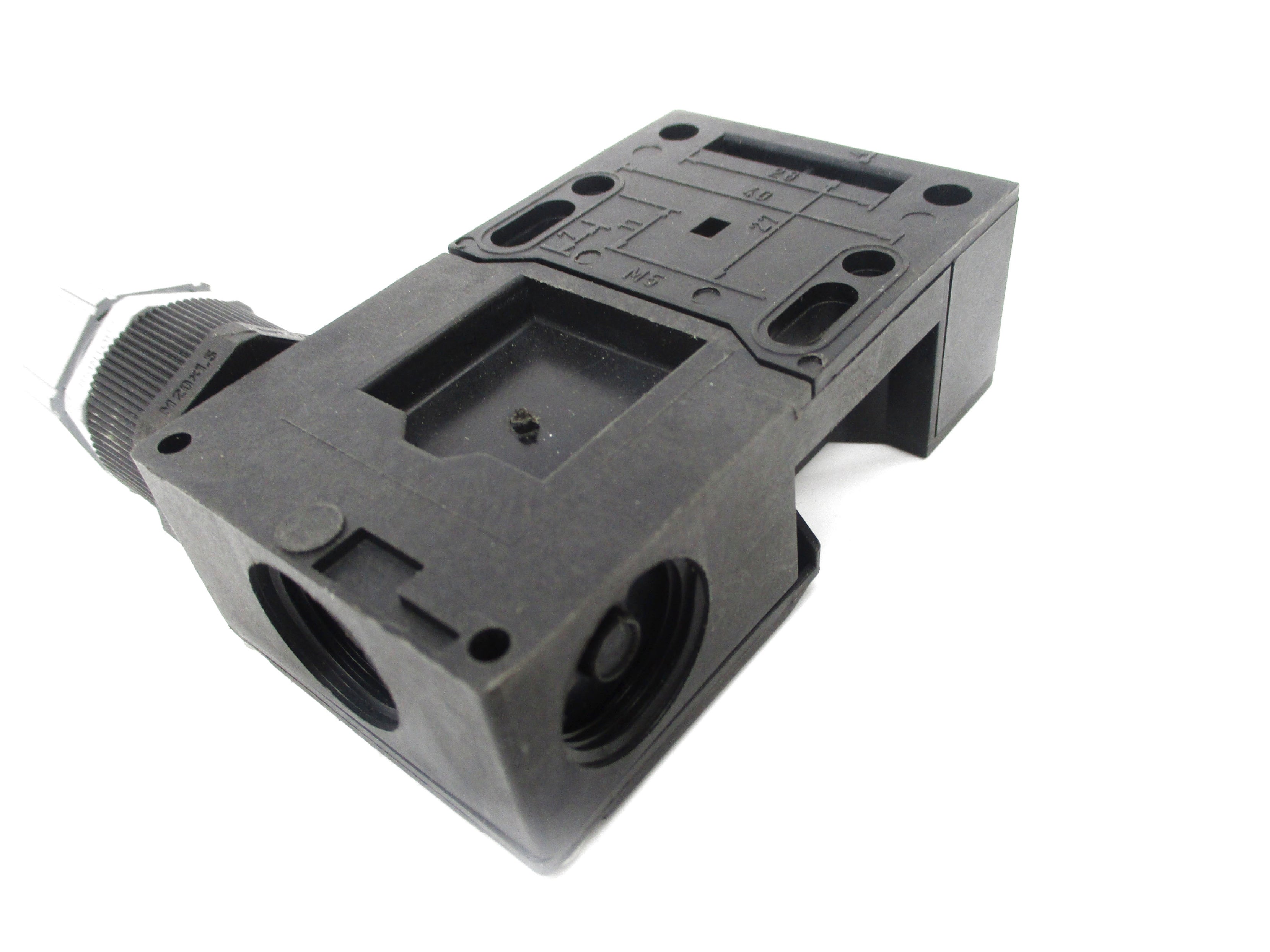 SCHMERSAL AZ16ZVK-M20 500V UNMP