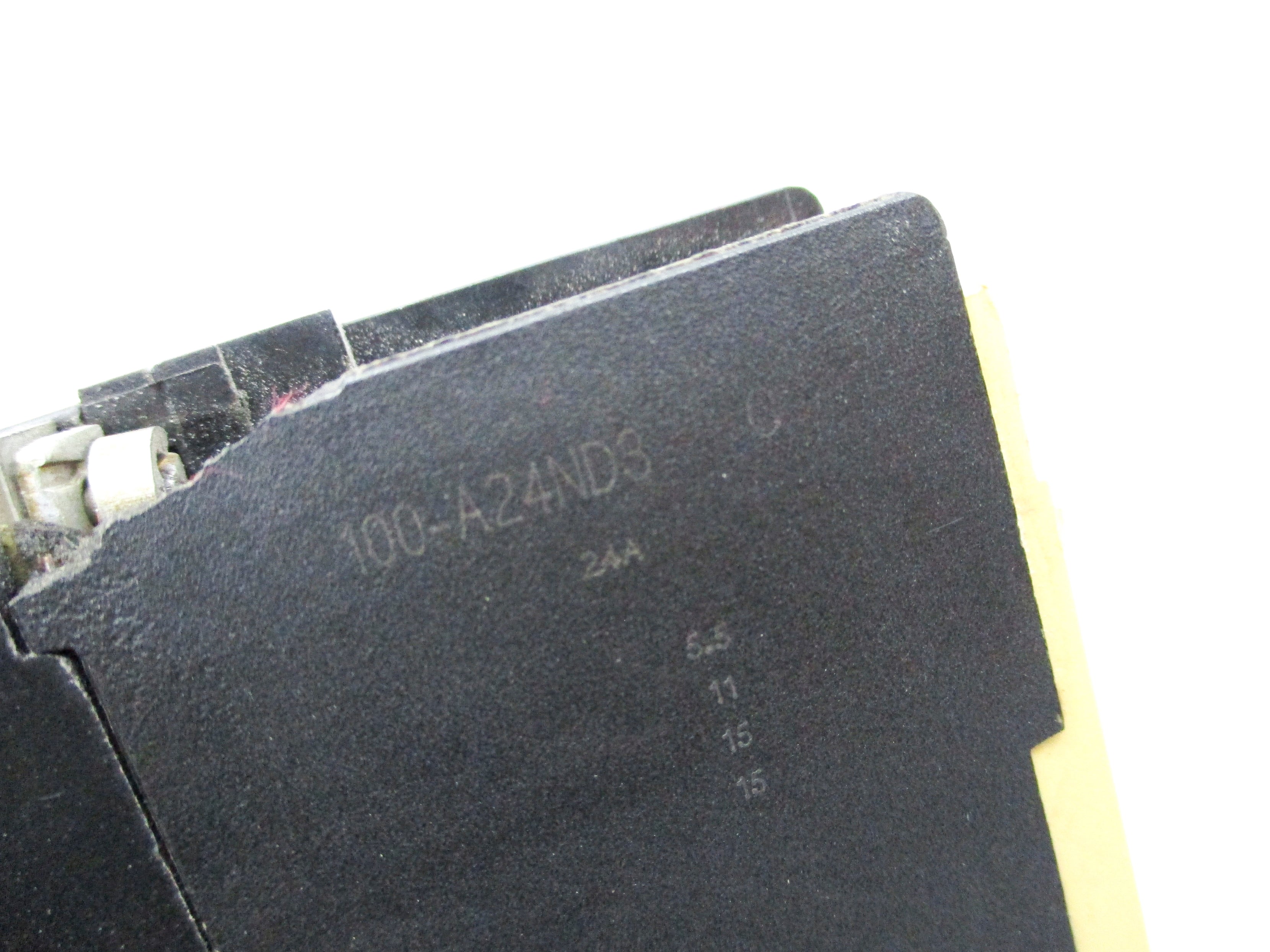 ALLEN BRADLEY 100-A24ND3 SER. C 110/120V (AS PICTURED) UNMP