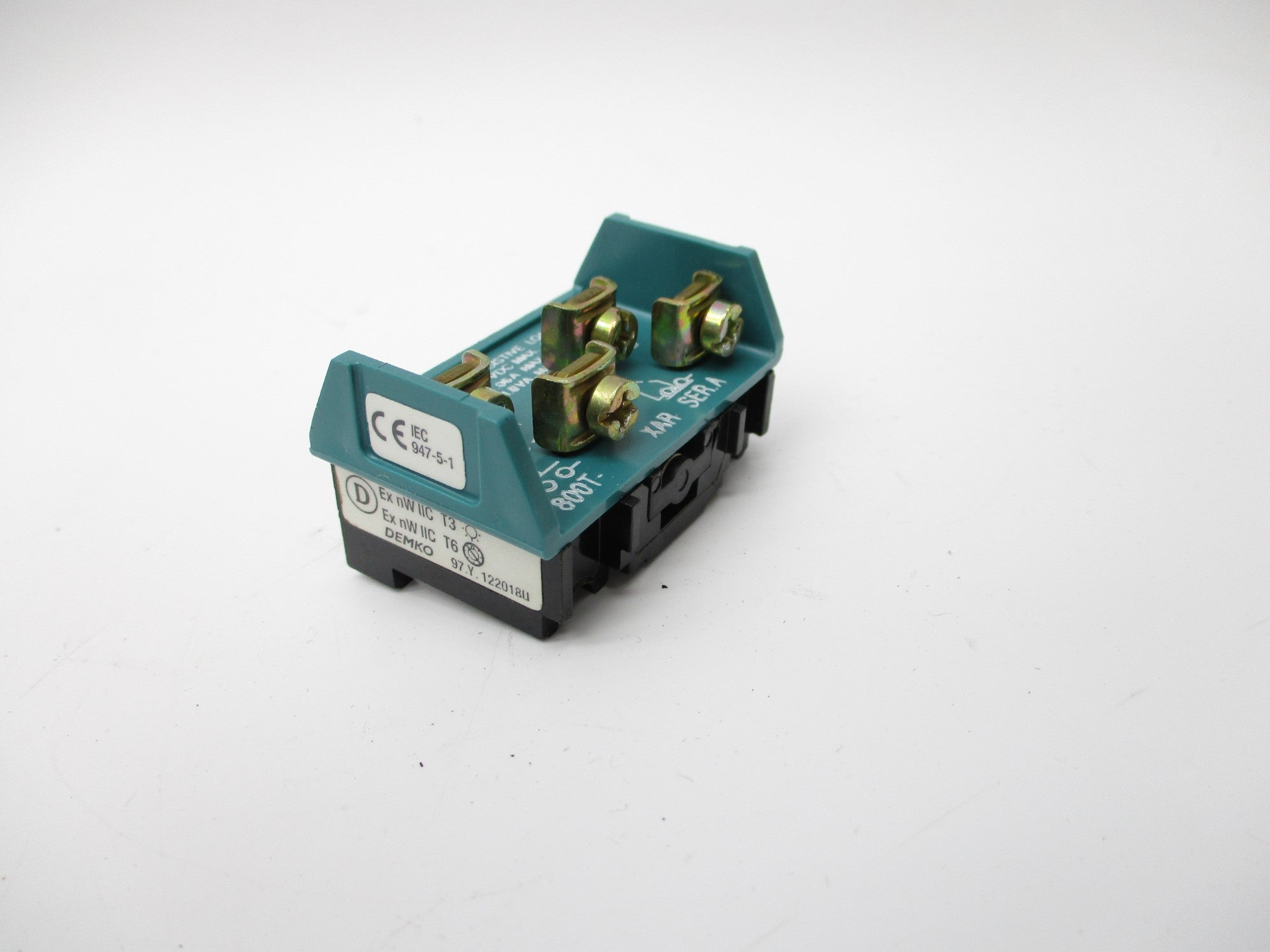 INDUSTRIAL SPARE PART 800T-XAR SER. A 150VAC .06A (WH) NSMP