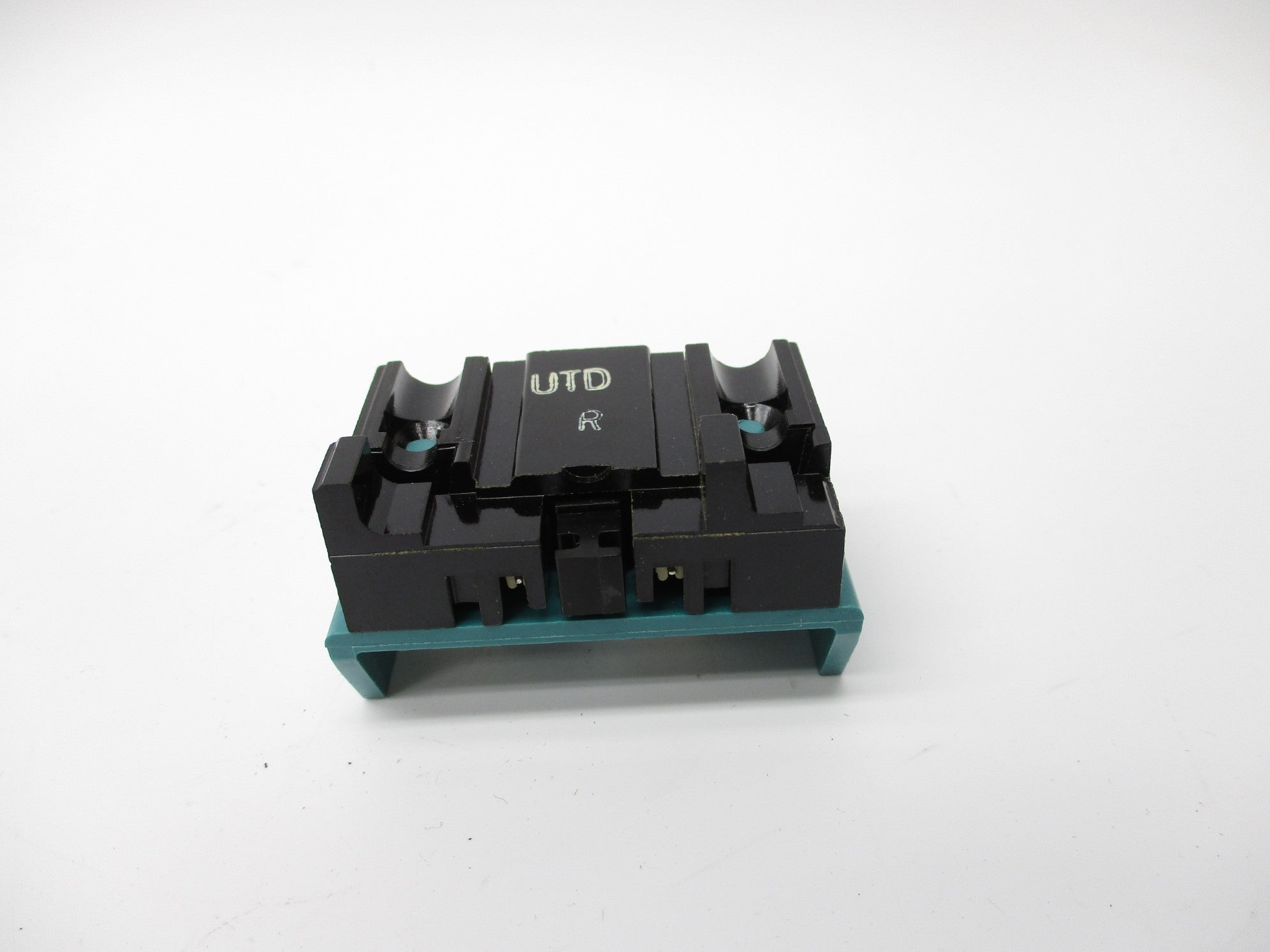 INDUSTRIAL SPARE PART 800T-XAR SER. A 150VAC .06A (WH) NSMP