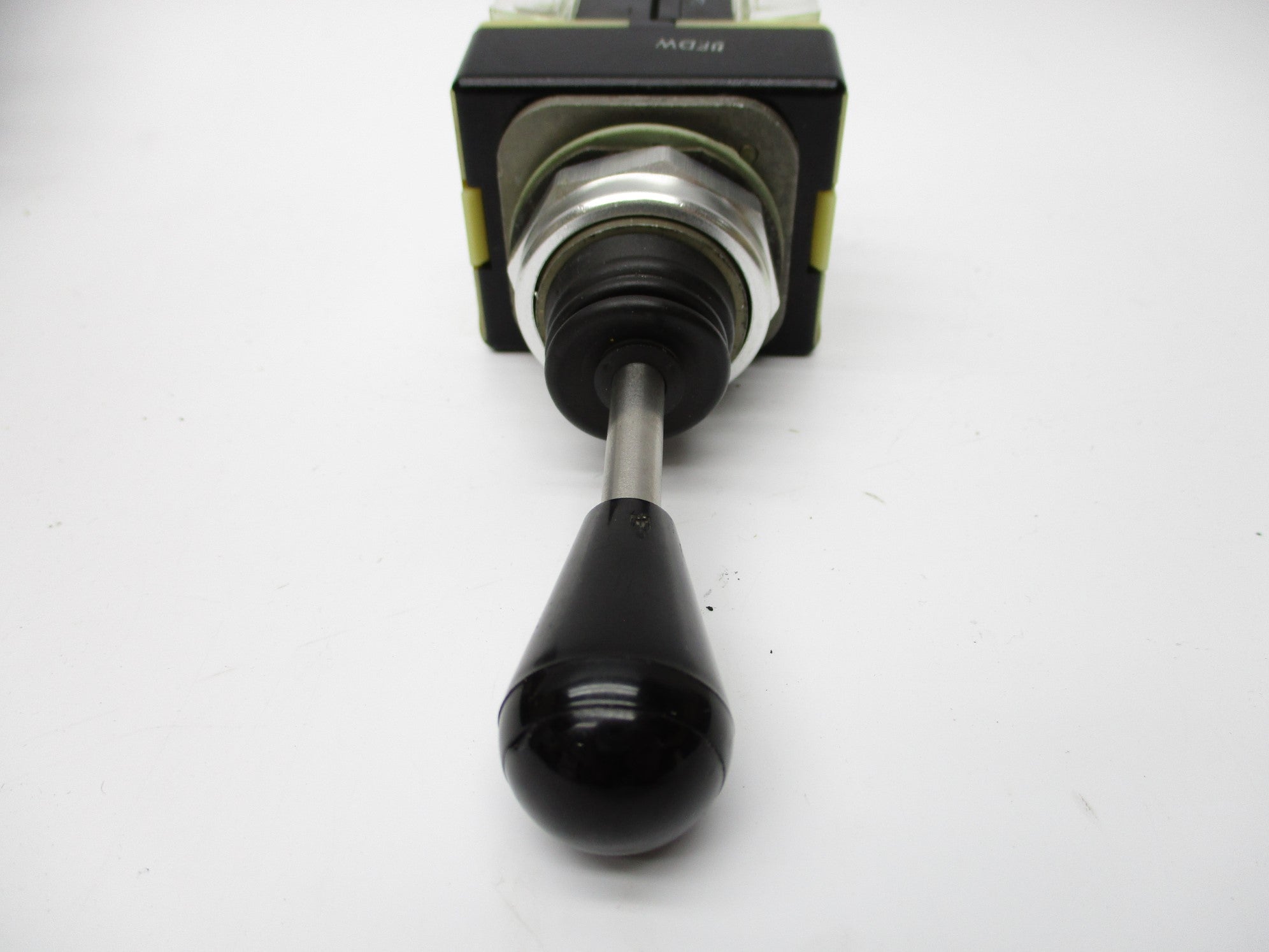 ALLEN BRADLEY 800T-T2MB21 SER. P (BK/YL) NSMP