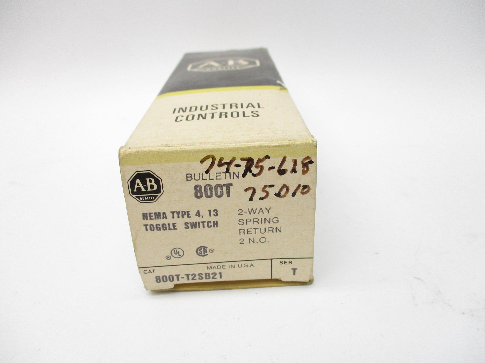 ALLEN BRADLEY 800T-T2SB21 SER. T (BK/YL) NSMP