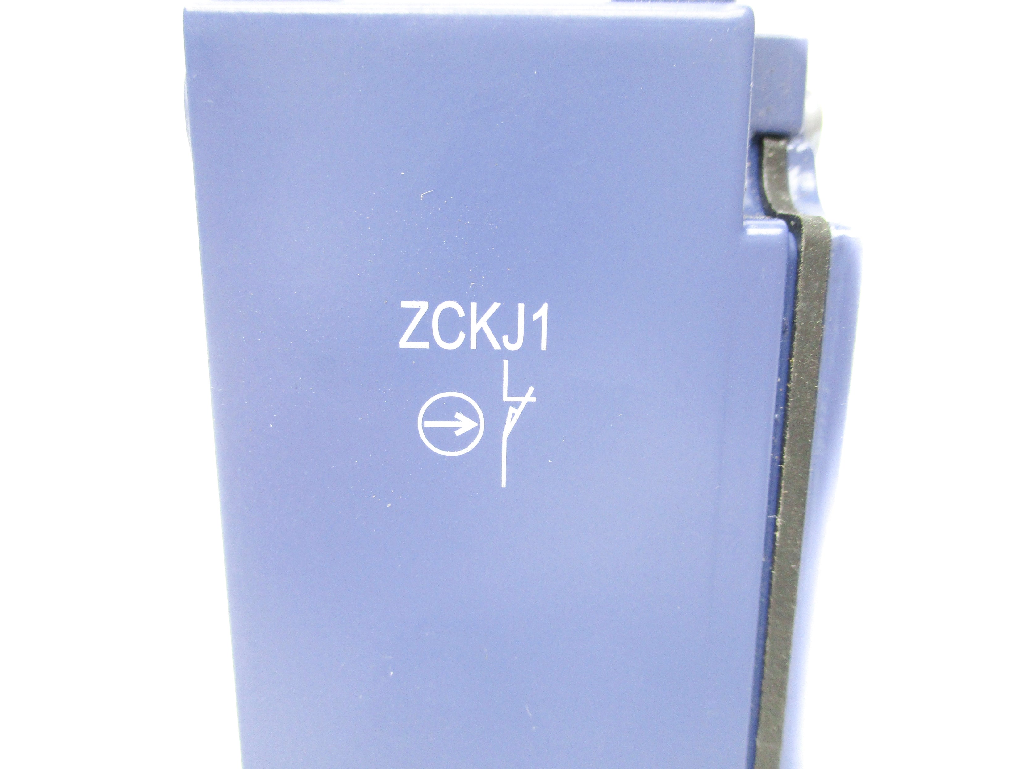 TELEMECANIQUE ZCKJ1 500V 3A NSNP