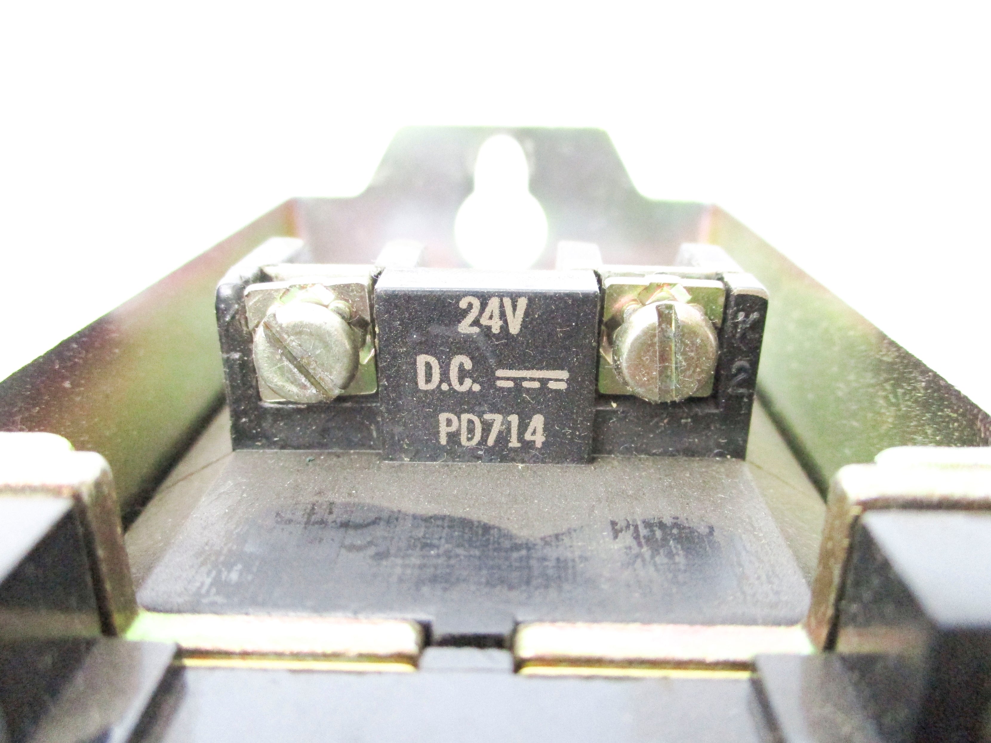 ALLEN BRADLEY 700DC-P800Z24 SER. A 24VDC UNMP