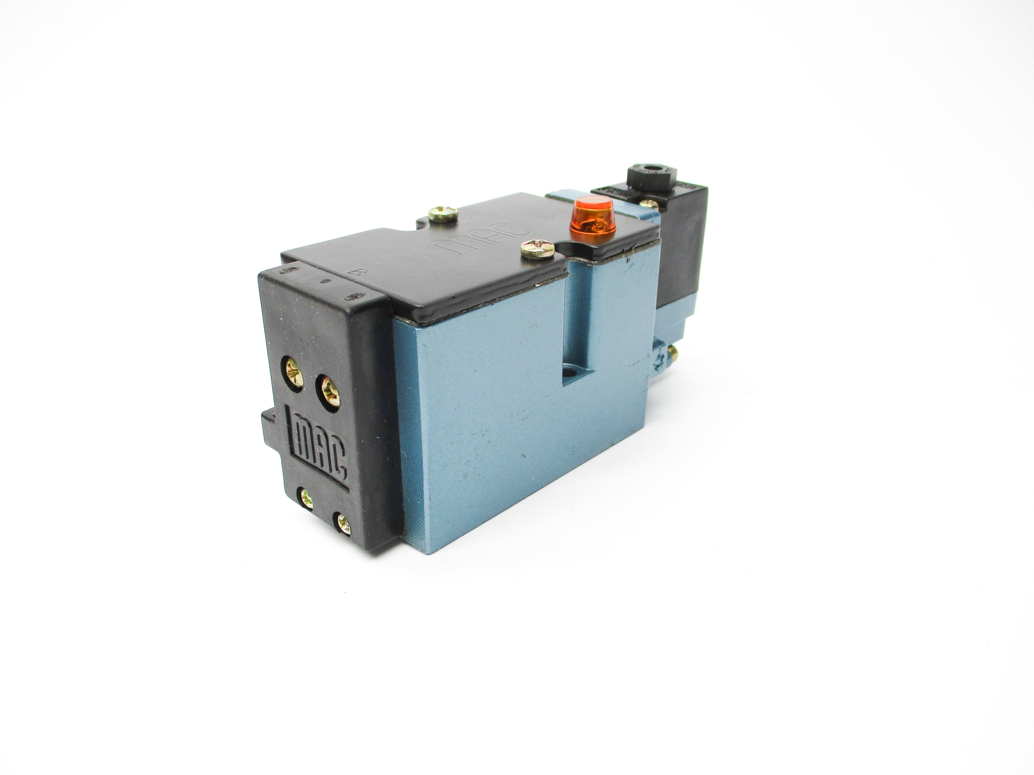 MAC 82A.AC.000.TM.DAAP.2DA 110/120V NSNP
