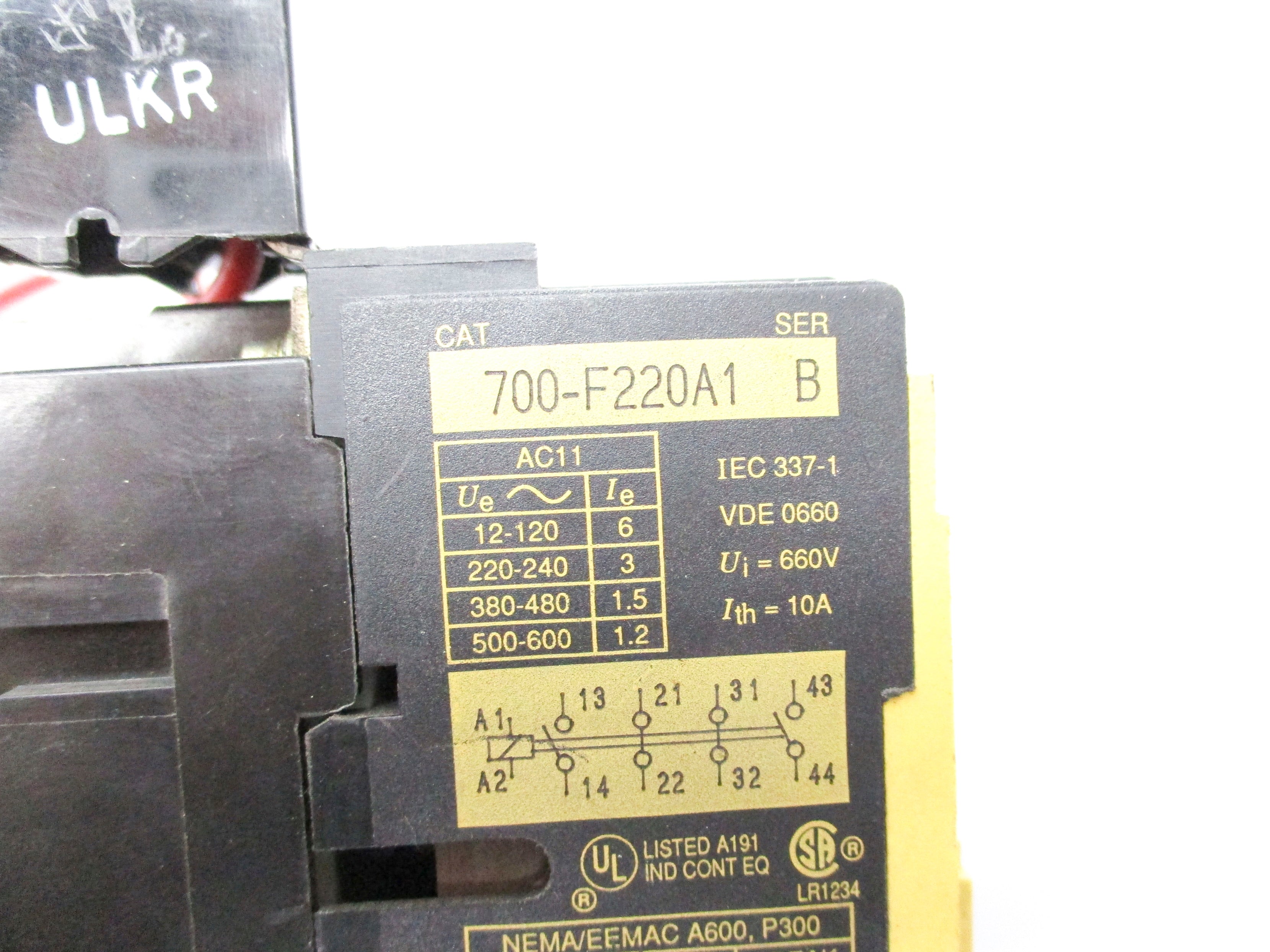 ALLEN BRADLEY 700-F220A1 SER. B 110/120V UNMP