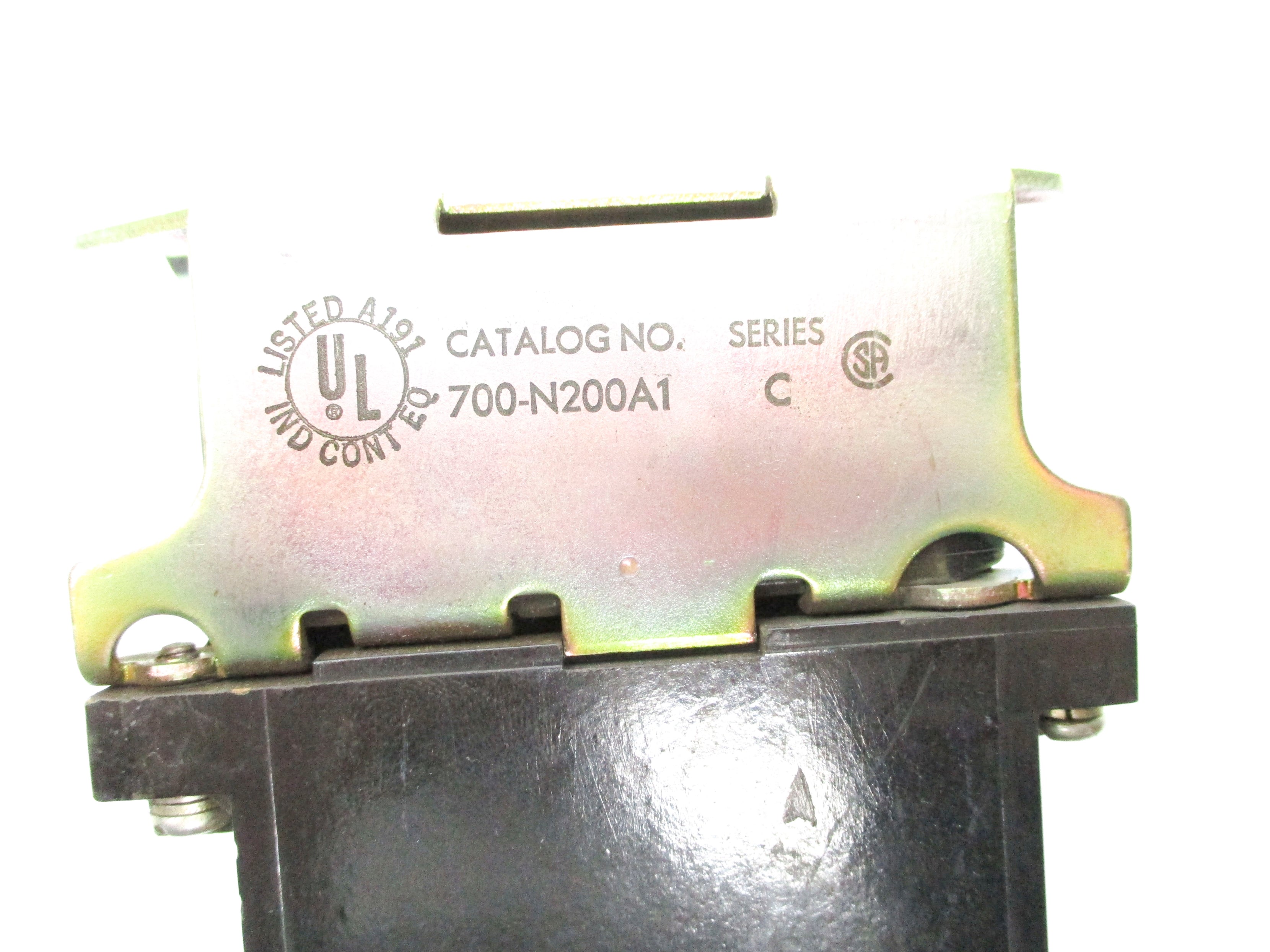 ALLEN BRADLEY 700-N200A1 SER. C UNMP