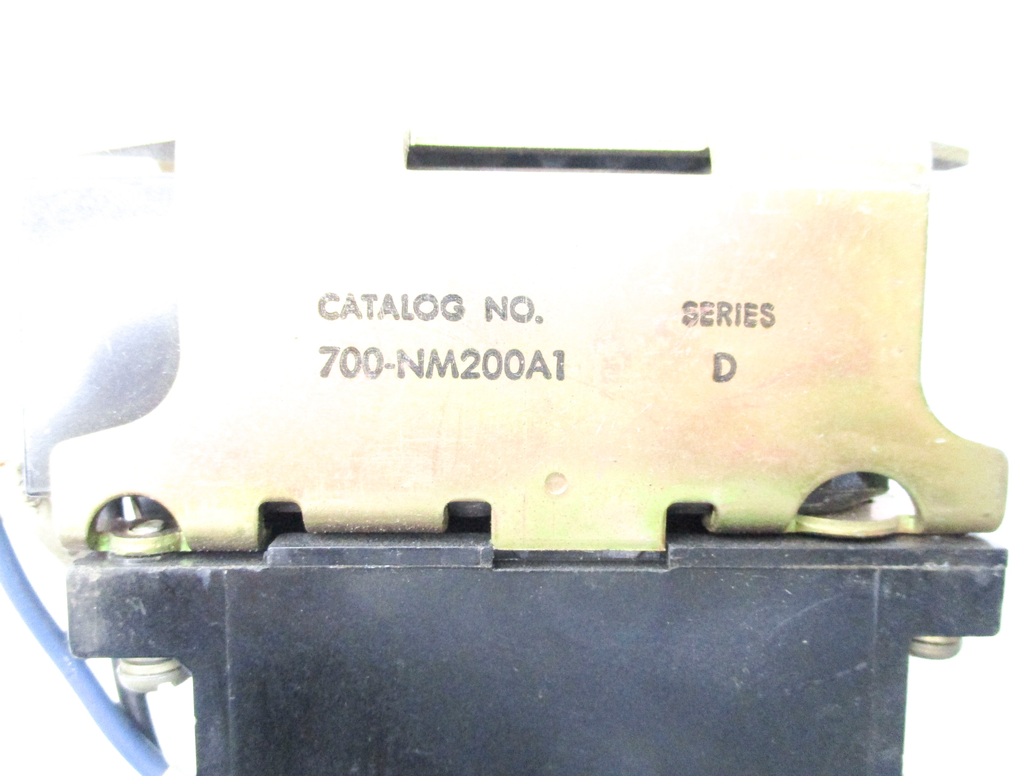 ALLEN BRADLEY 700-NM200A1 SER. D 110/120V UNMP
