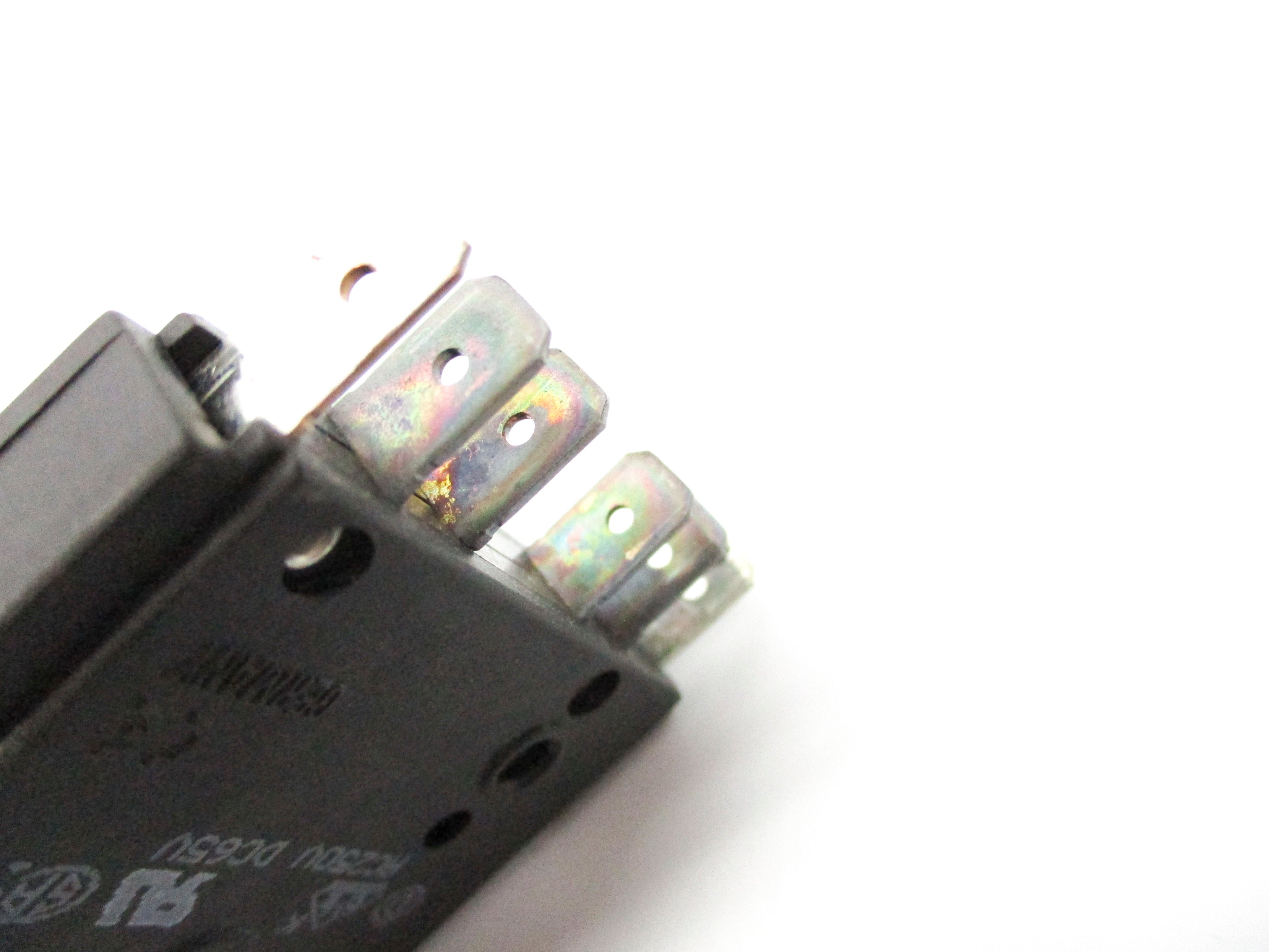E-T-A 2210-9211-P1M1-Z111 4A UNMP