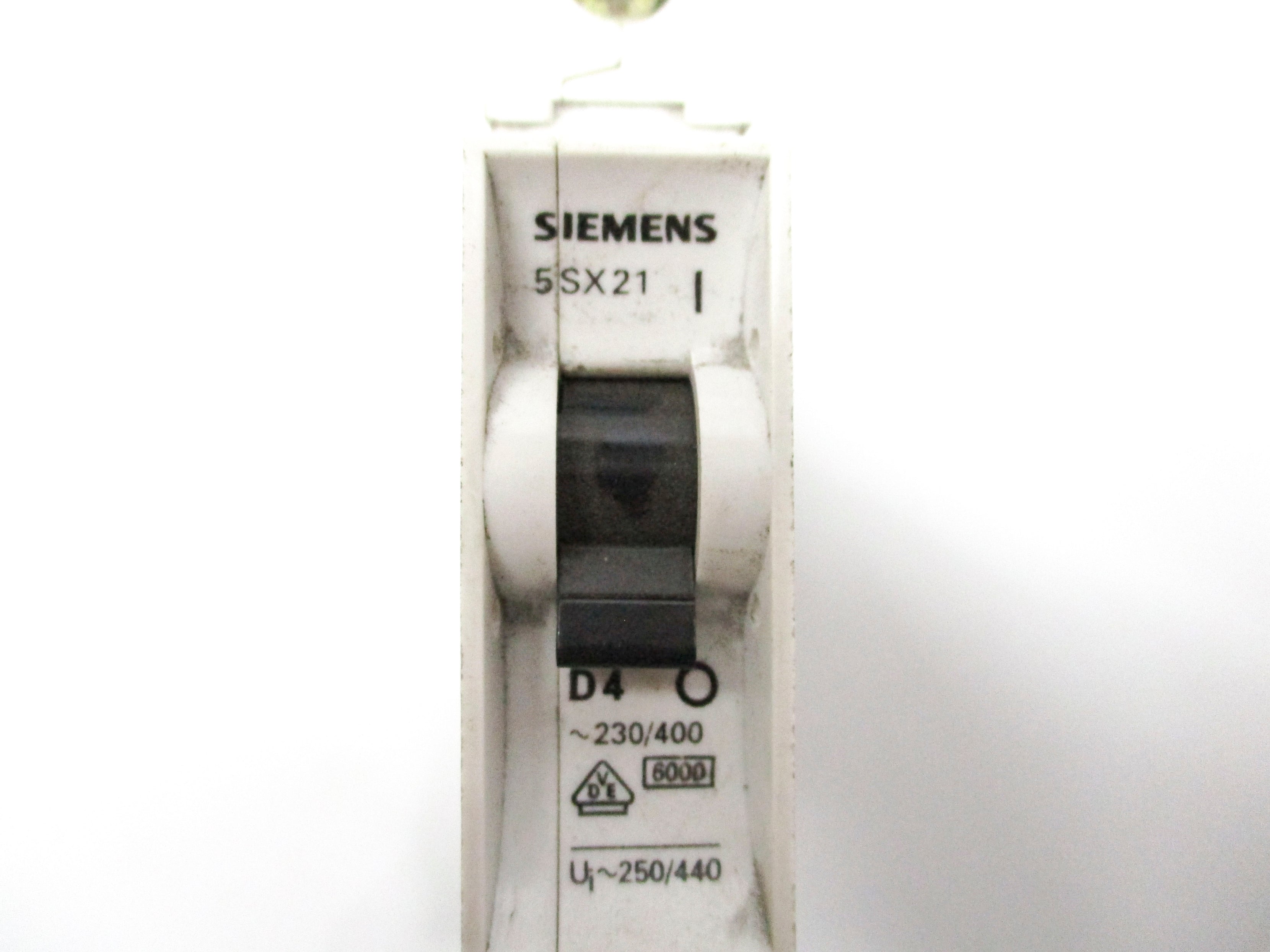 SIEMENS 5SX21-D4 230/400V 4A UNMP