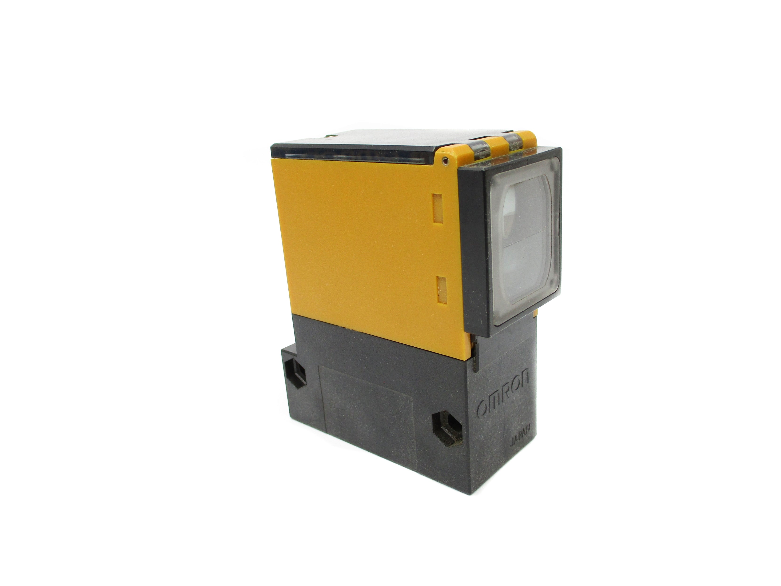 OMRON E3B2-R7M4D-US 24-240VAC NSMP