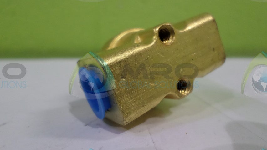 HONEYWELL 7121KBN2NV00 SKINNER VALVE *NEW IN BOX*