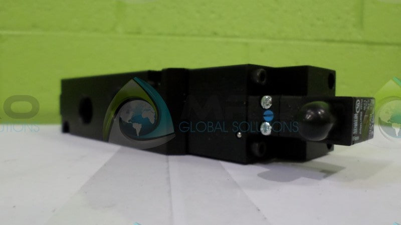 PARKER B713BB549A 4WAY VALVE *NEW IN BOX*