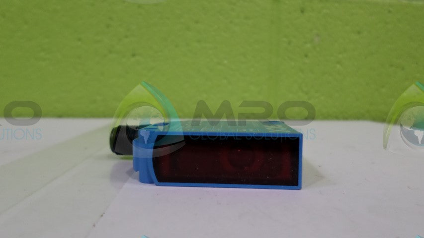SICK WL12G-302431 PHOTOELECTRIC REFLEX SENSOR *NEW IN BOX*