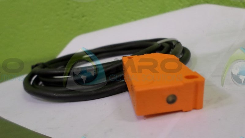 IFM EFECTOR IN5299 INDUCTIVE PROXIMITY SENSOR *NEW NO BOX*