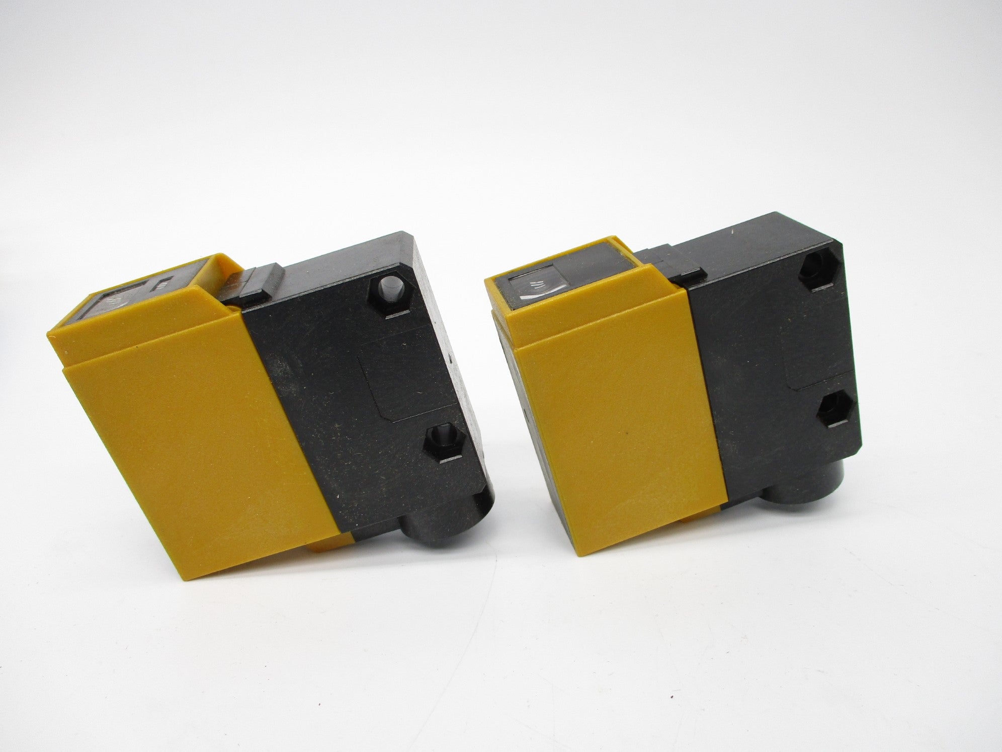 OMRON E3A2-10M4D NSMP