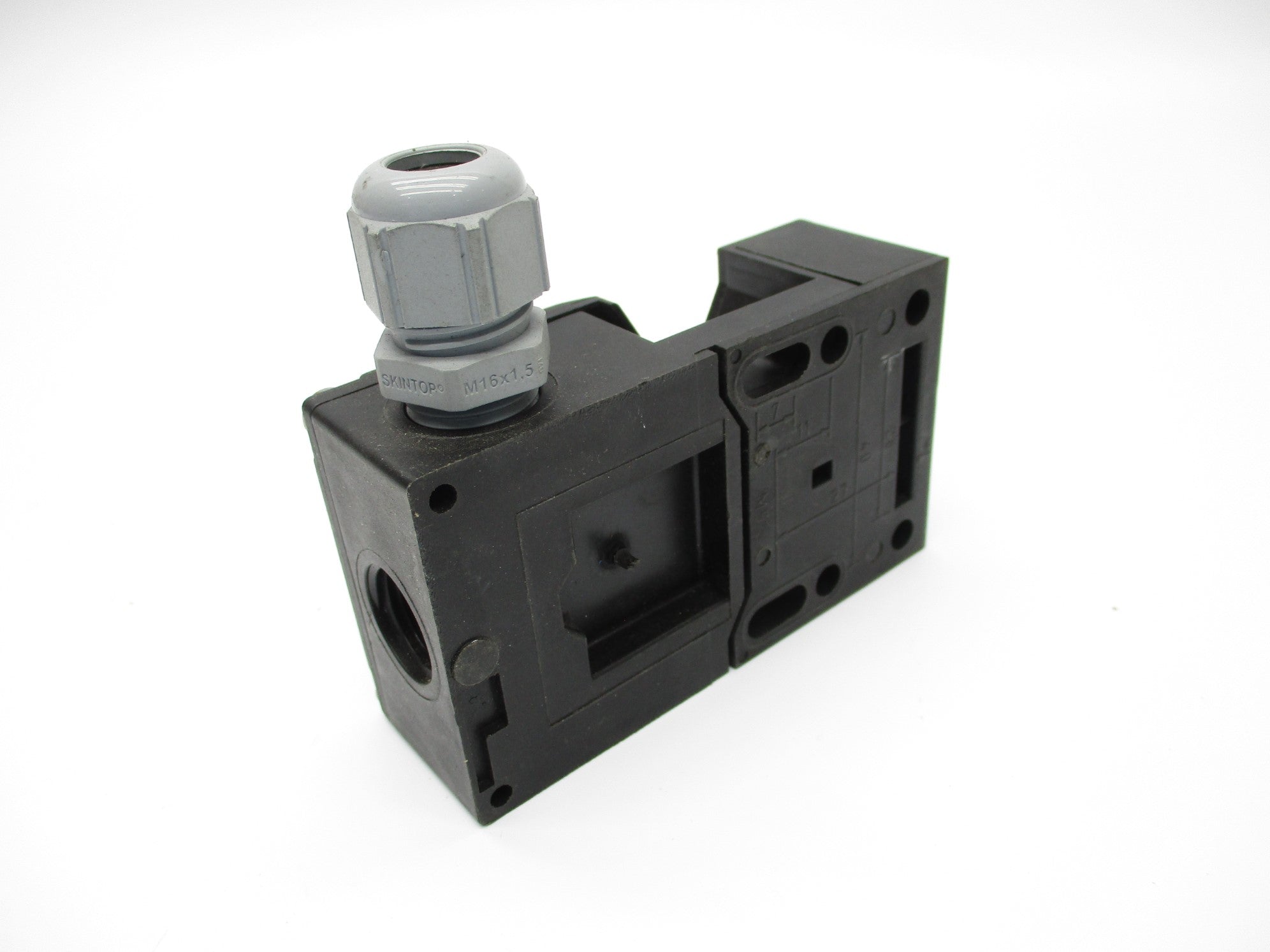 SCHMERSAL AZ16-12ZVRK-M16 500V (NO KEY) NSNP