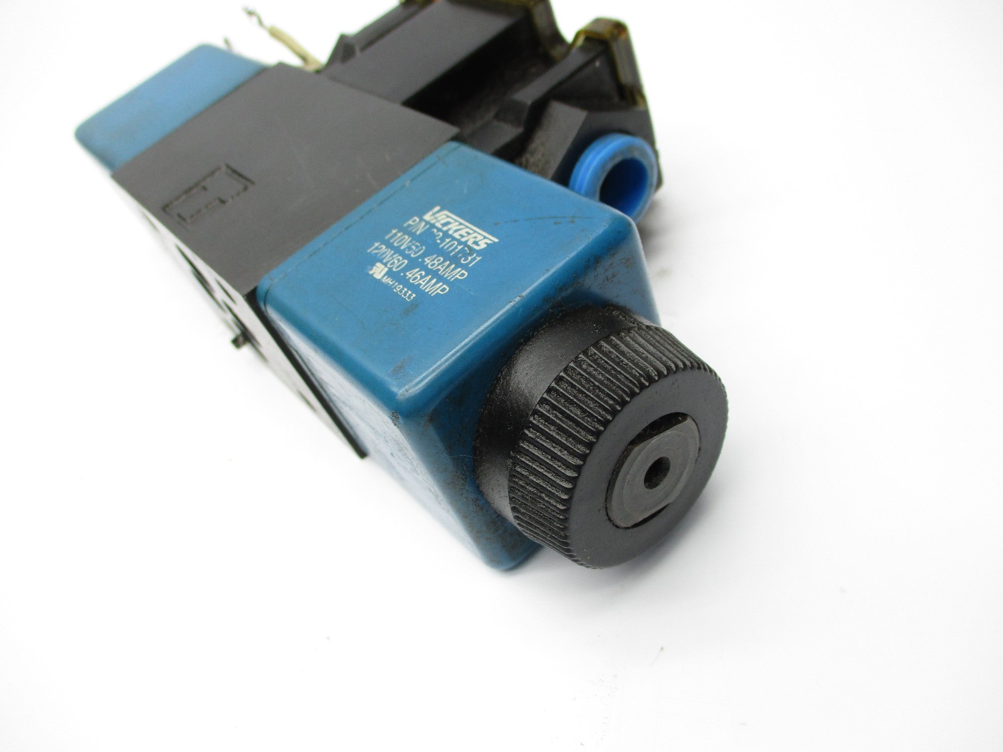VICKERS DG4V3S6CMFWB560 110/120V .48/.46A 5000PSI UNMP