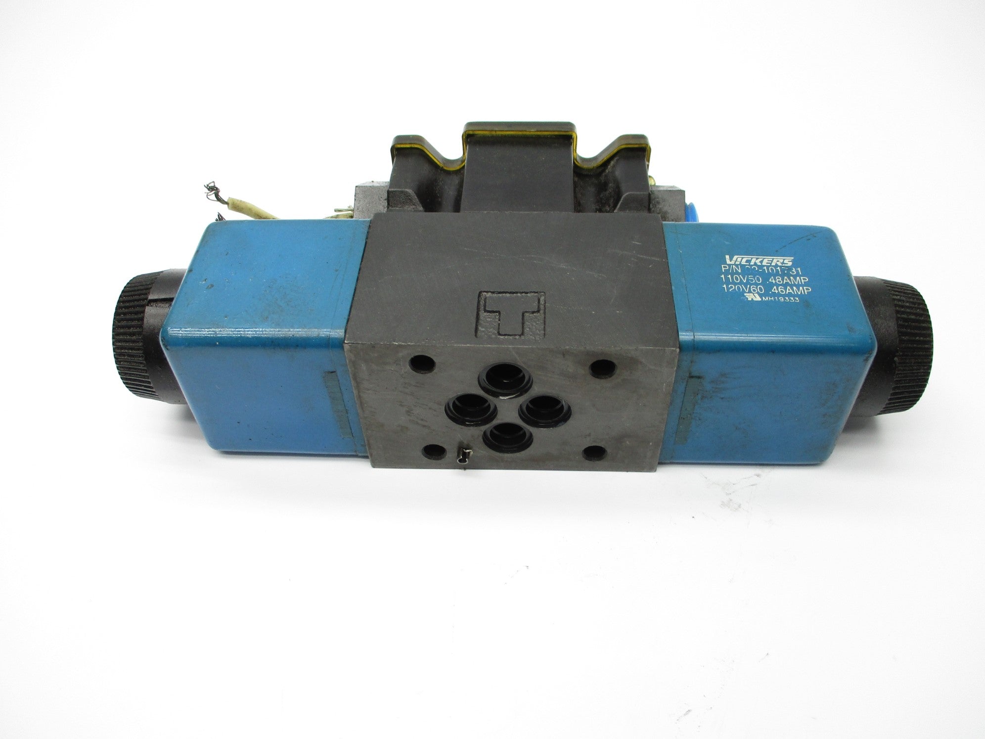 VICKERS DG4V3S6CMFWB560 110/120V .48/.46A 5000PSI UNMP