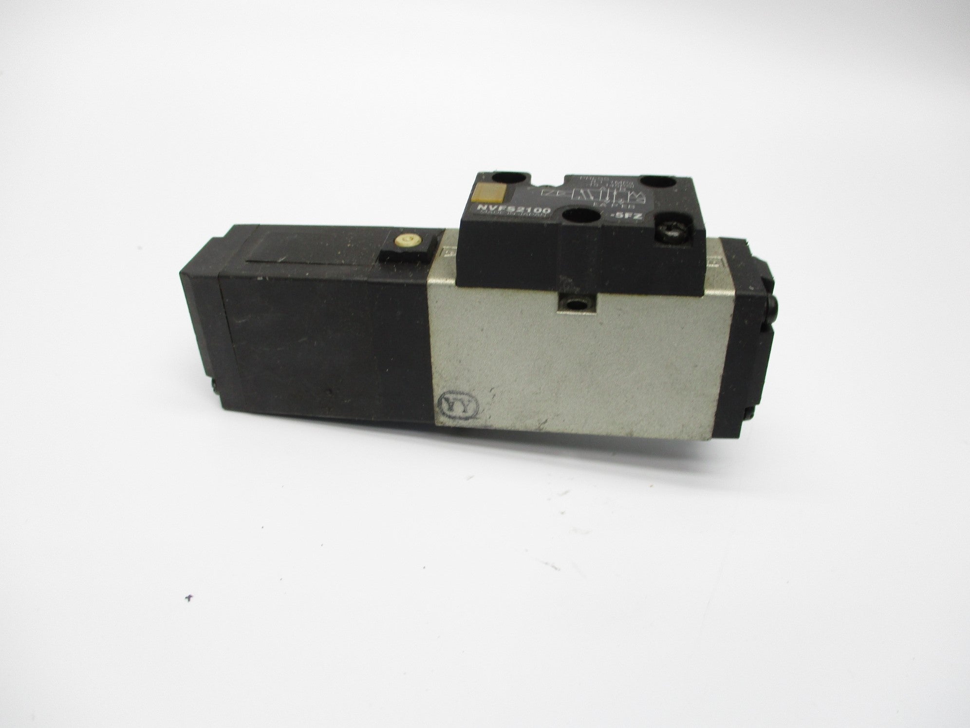 SMC NVFS2100-5FZ 145PSI 21-26VDC UNMP