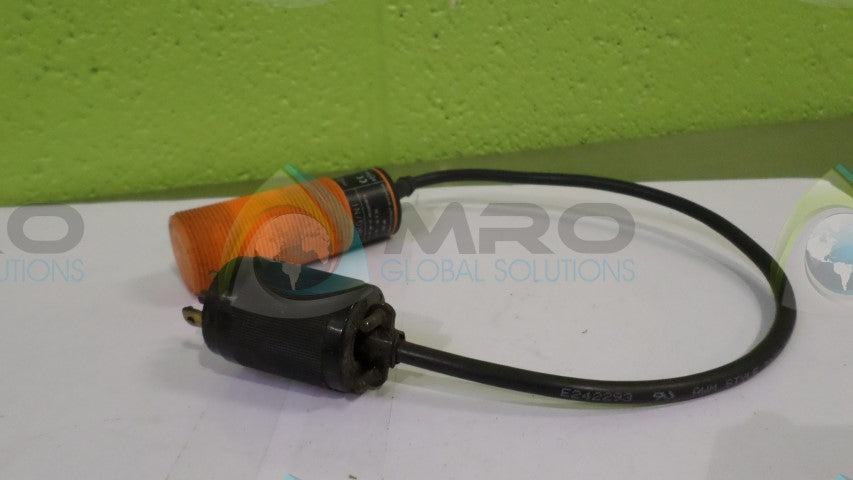 IFM EFECTOR KI5208 CAPACITIVE SENSOR (AS PICTURED) *USED*
