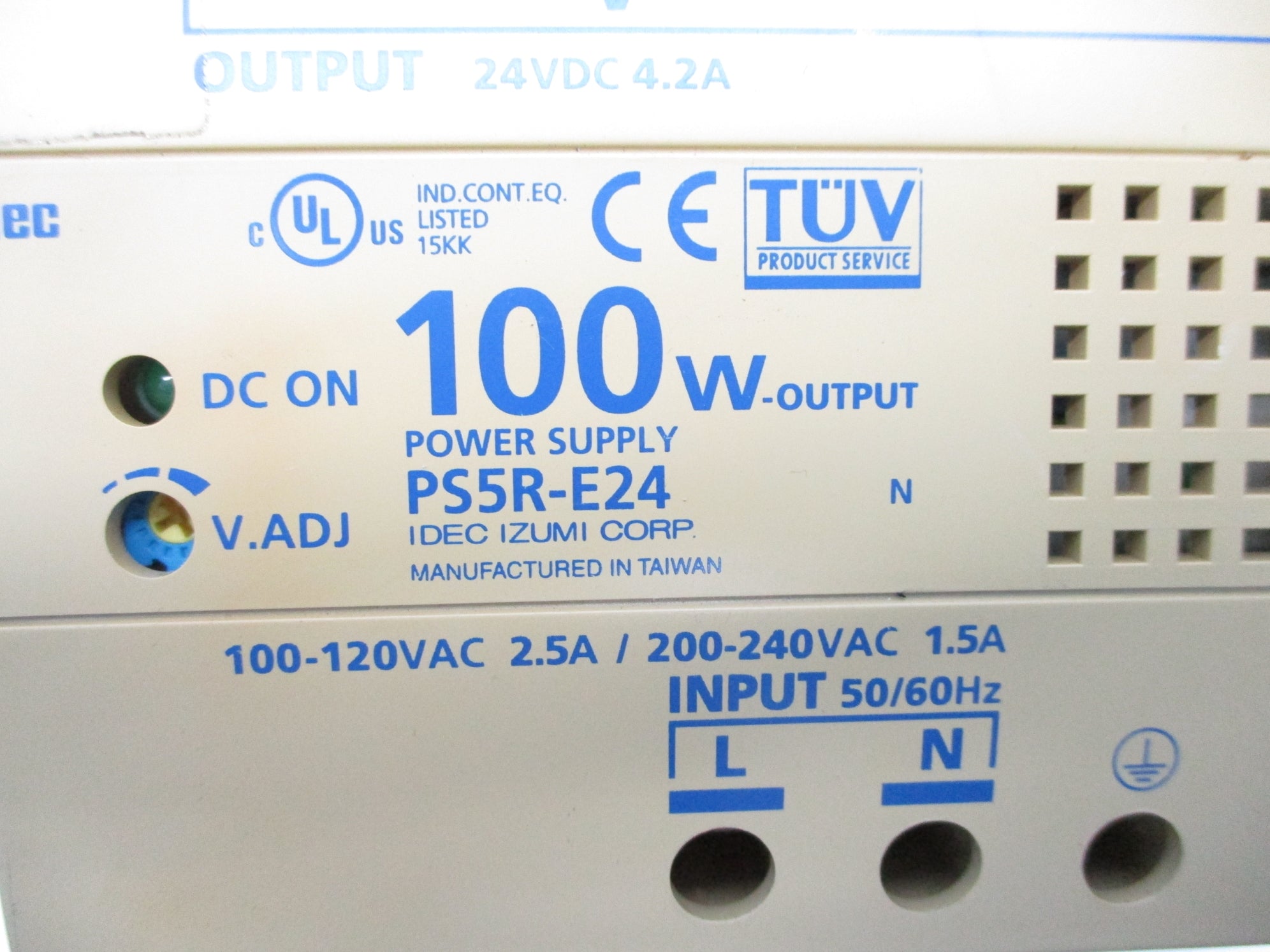 IDEC PS5R-E24 (AS PICTURED) NSNP