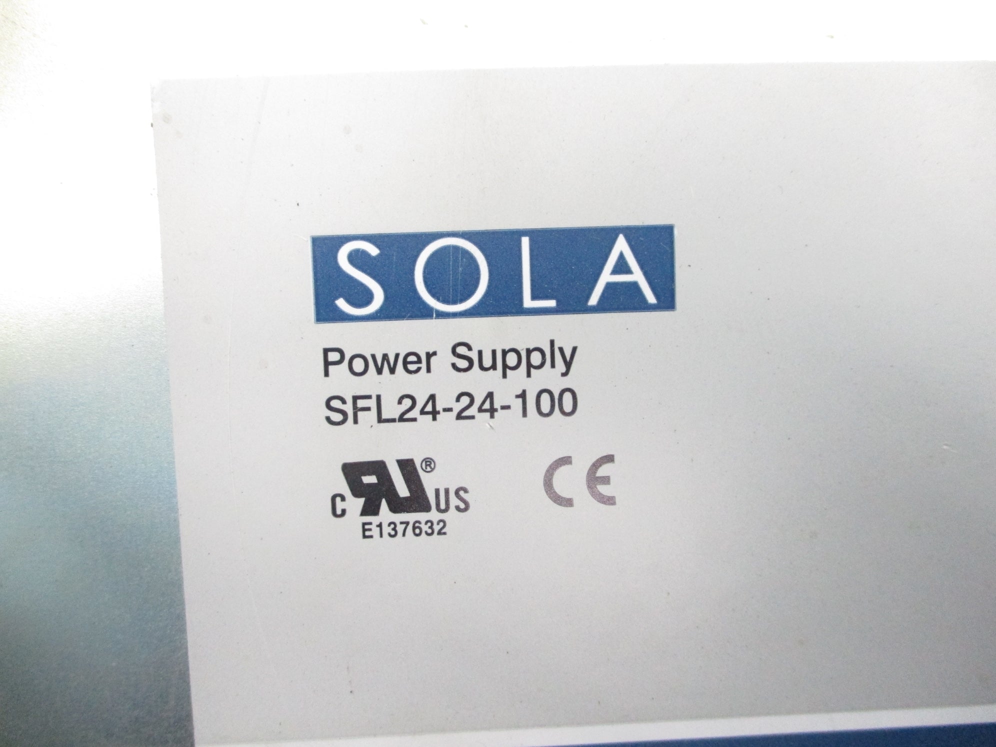 SOLA SFL24-24-100 UNMP