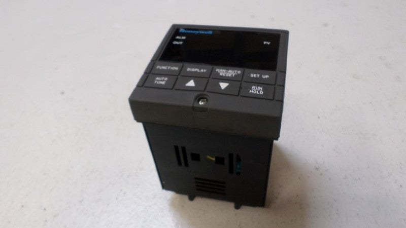 HONEYWELL DC230B-CE-0A-10-0000000-E0-0 MINI-PRO DIGITAL CONTROLLER *NEW NO BOX*