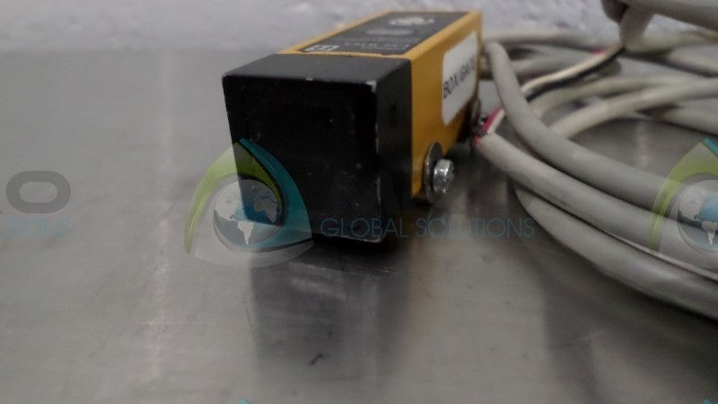 OMRON E3S-R1E4 PHOTOELECTRIC SWITCH *USED*