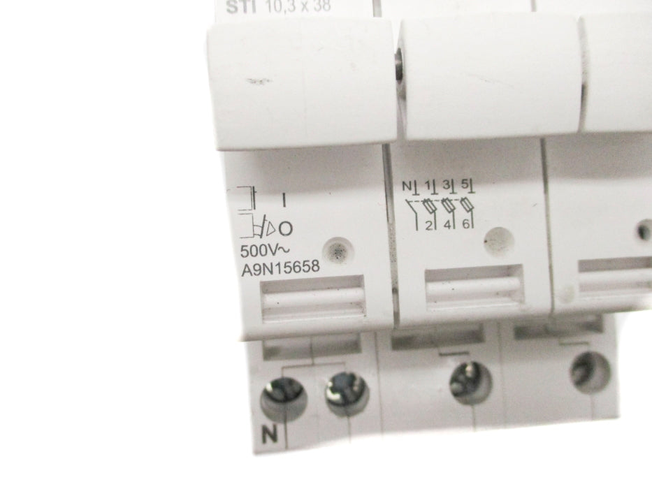 SCHNEIDER ELECTRIC A9N15658 500V UNMP