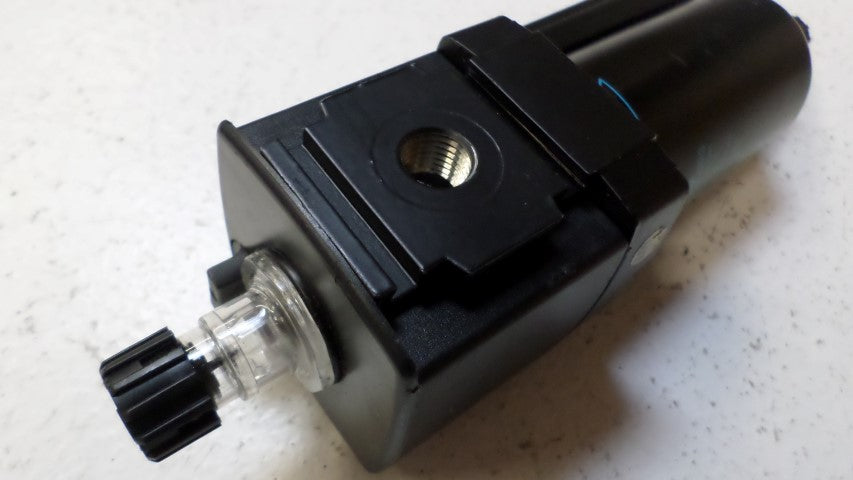 WILKERSON L18-02-KL00 AIR LINE LUBRICATOR *NEW NO BOX*