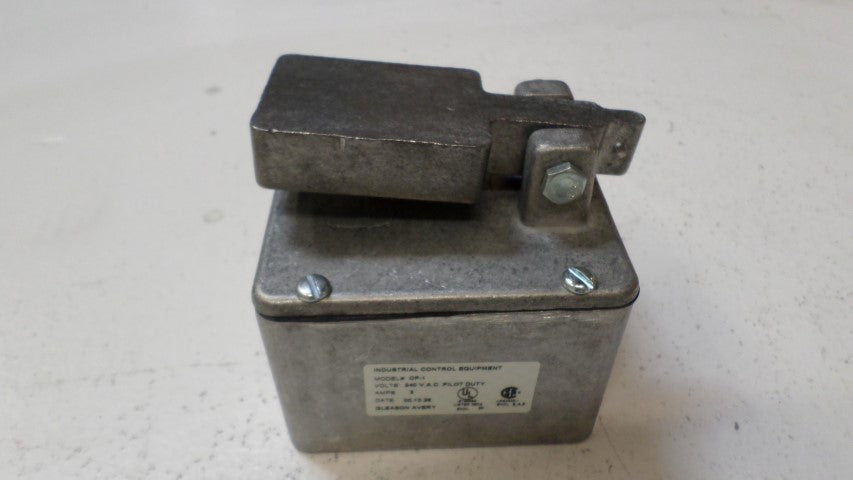 GLEASON AVERY CP-1 CEILING/WALL PULL SWITCH 3AMP 240VAC, PILOT DUTY (AS PICTURED) *NEW NO BOX*