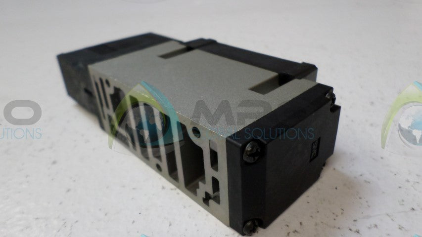 SMC NVFS3100R-5FZ SOLENOID VALVE *NEW NO BOX*