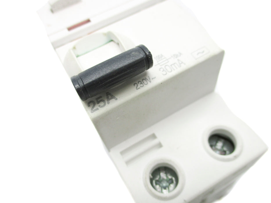 SCHNEIDER ELECTRIC A9R41225 25A 230V UNMP
