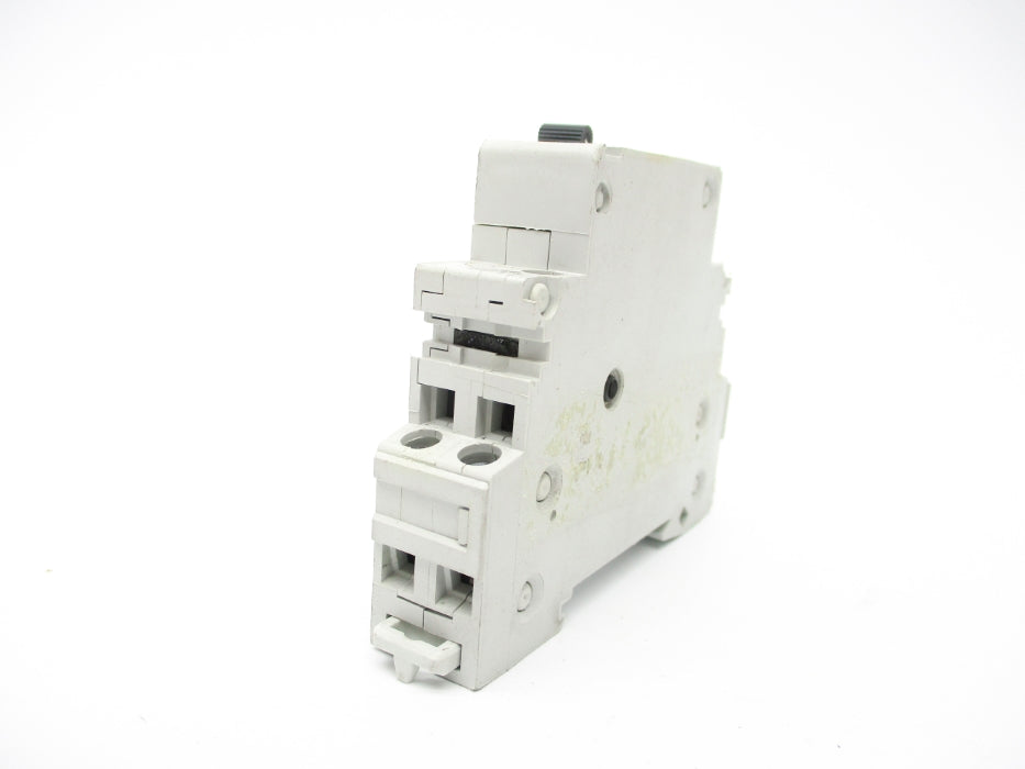 SCHNEIDER ELECTRIC 15520 16A 250V UNMP