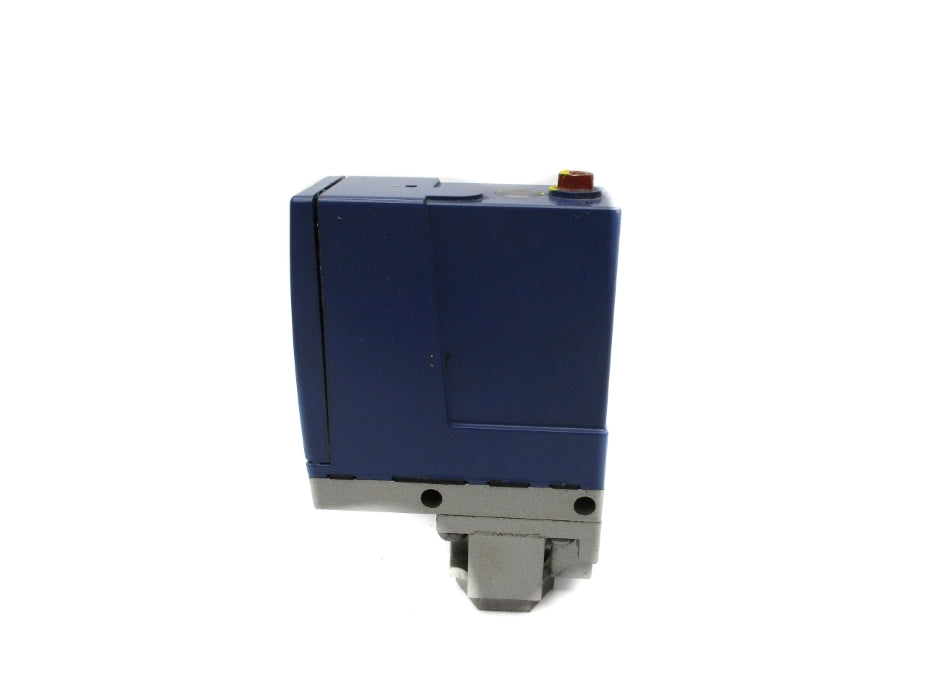 TELEMECANIQUE XMLA300D2S11 4350PSI UNMP