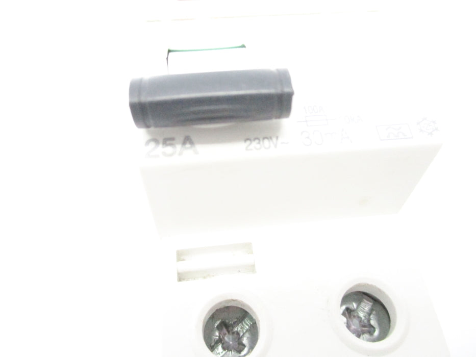 SCHNEIDER ELECTRIC A9R21225 25A 230V NSNP