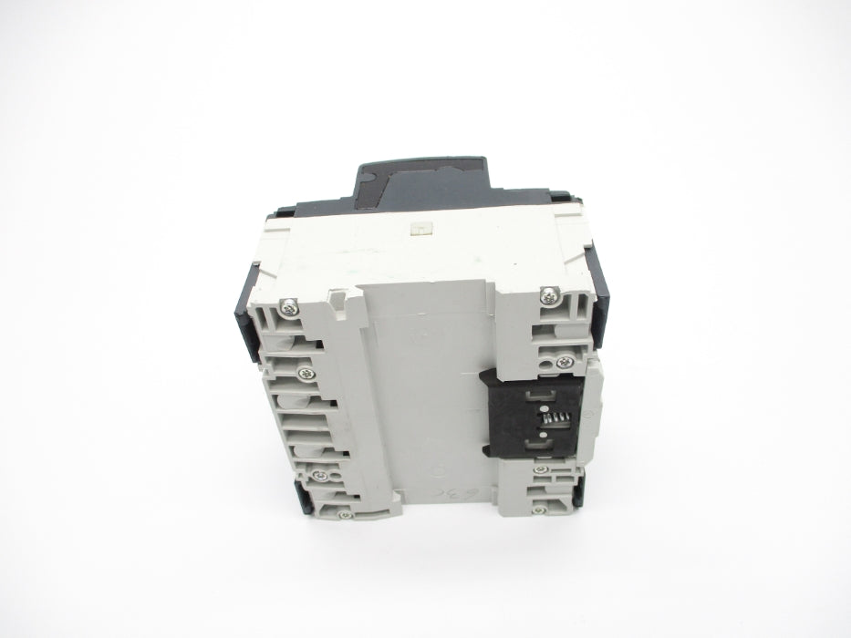 SCHNEIDER ELECTRIC 18817 63A 380/415V (AS PICTURED) NSNP