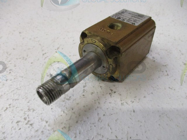 VERSA SA-4322-84-31-A120 SOLENOID VALVE (AS PICTURED) *USED*