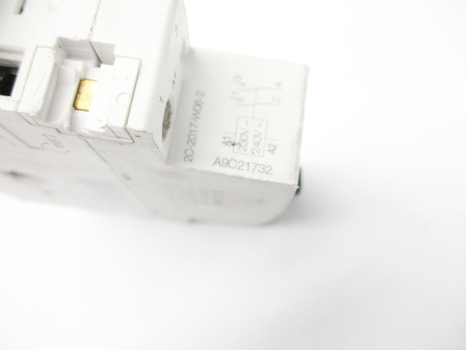 SCHNEIDER ELECTRIC A9C21732 25A 250V (AS PICTURED) UNMP