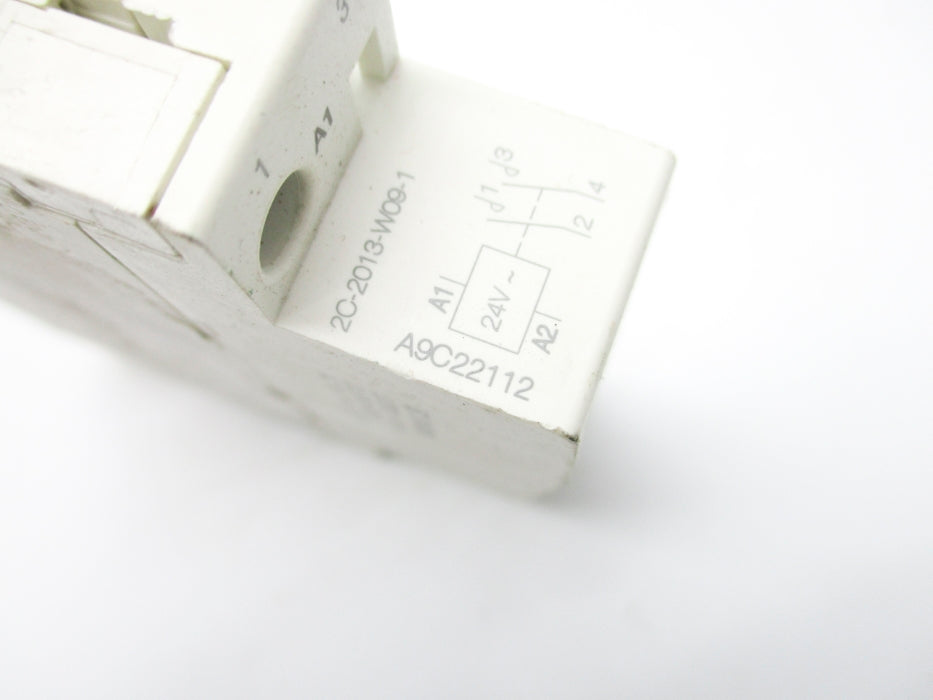 SCHNEIDER ELECTRIC A9C22112 24V UNMP