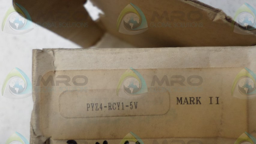 FUJI ELECTRIC PYZ4-RCY1-5V TEMPERATURE CONTROLLER *NEW IN BOX*