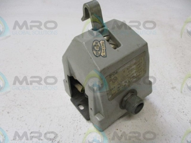HOLOPHANE LIGHTING UPH-35 POWER HOOK *USED*