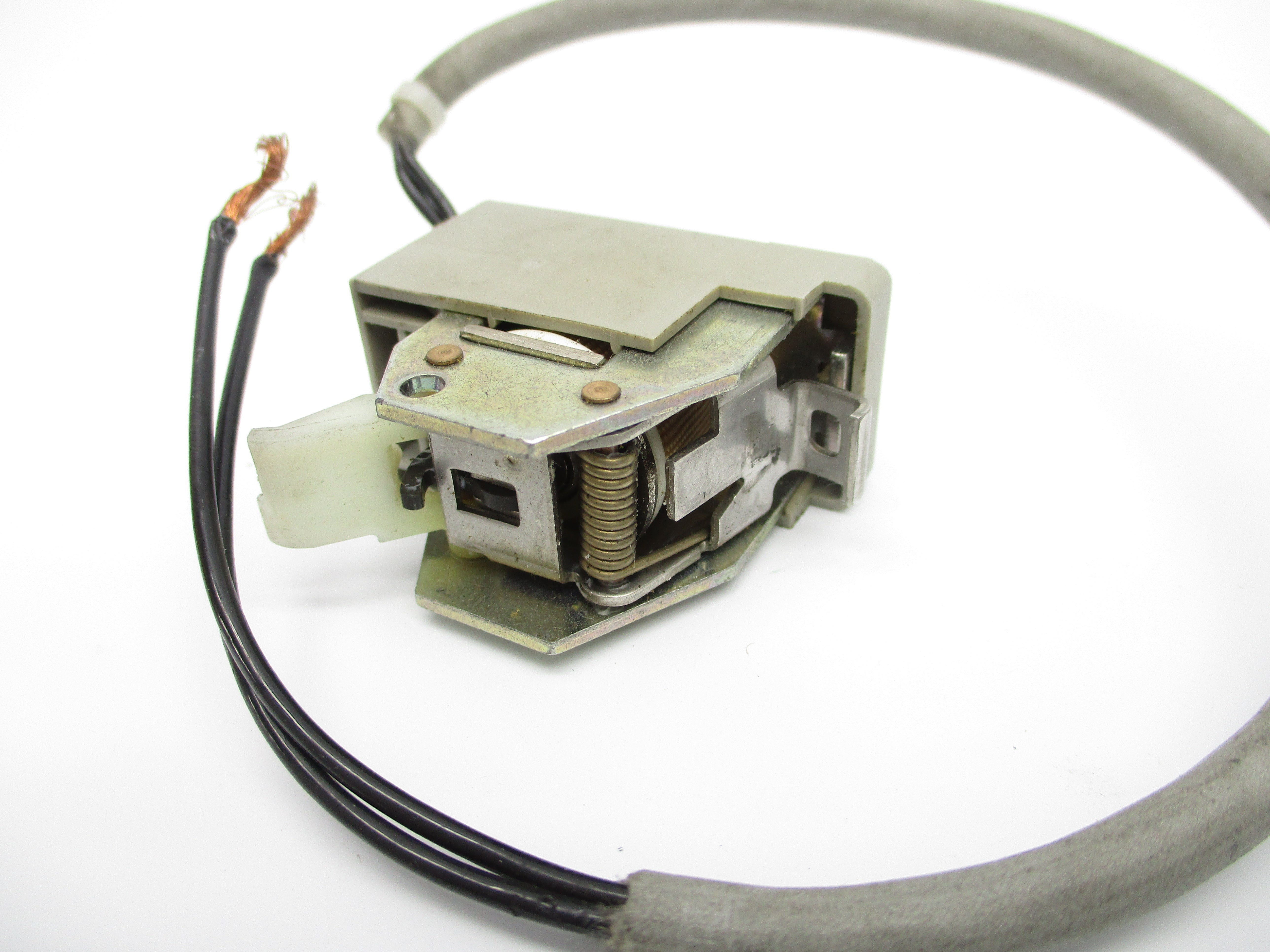 SCHNEIDER ELECTRIC 28082 220/240V NSMP