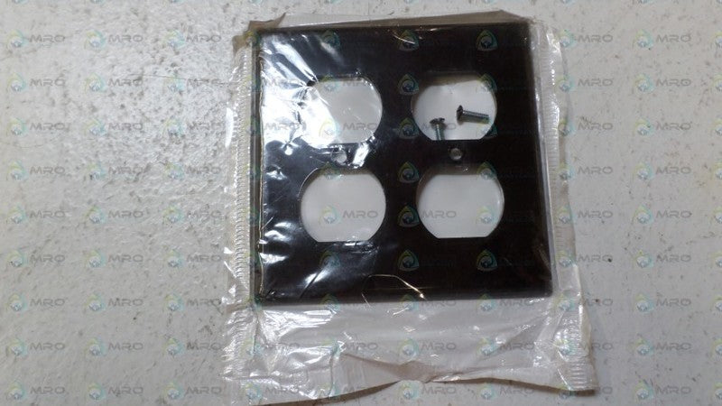 LEVITON 001-85016 DUPLEX RECEPTACLE WALLPLATE * NEW IN FACTORY BAG *