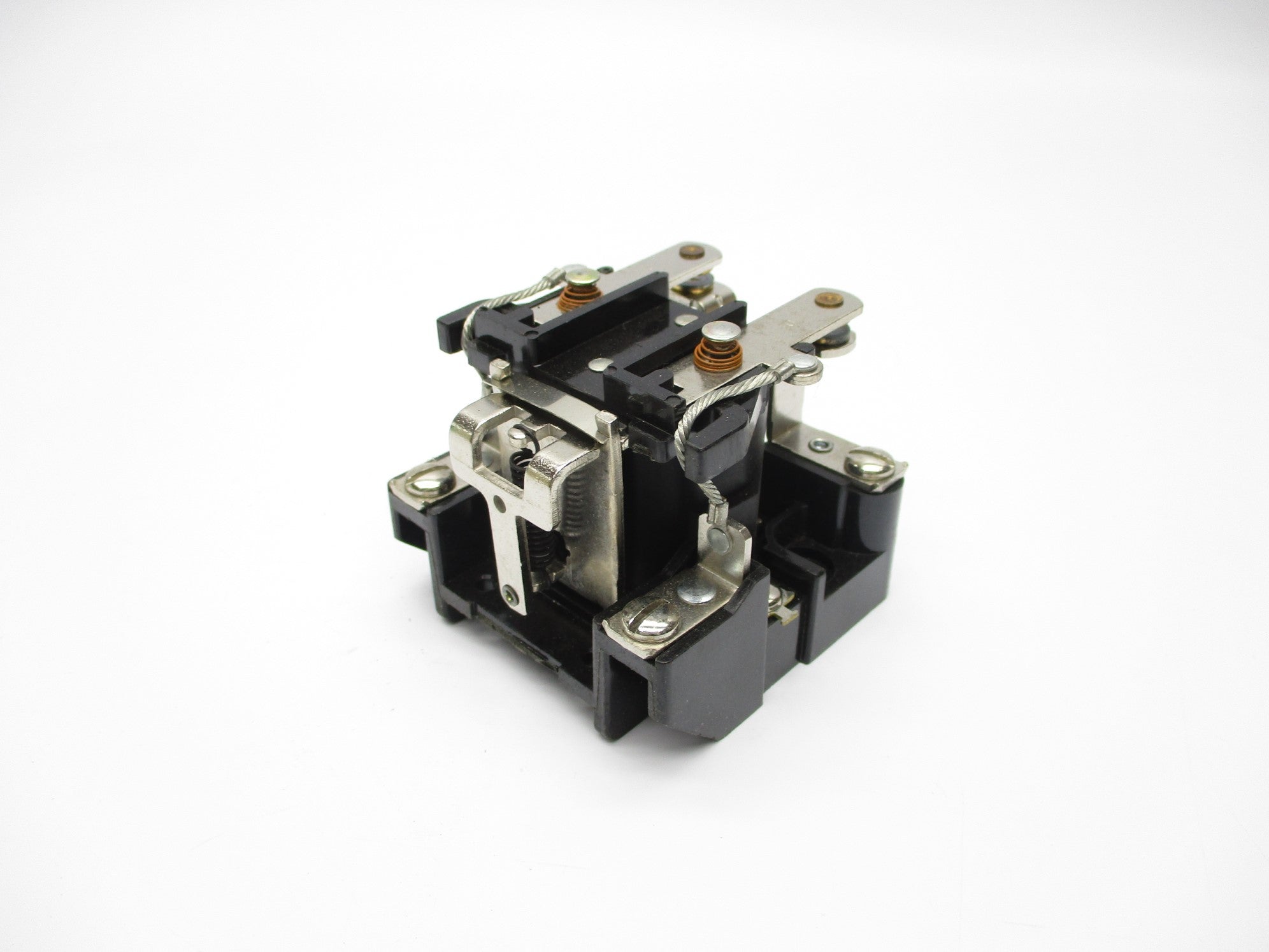 INDUSTRIAL SPARE PART 700-HG47Z12 SER. A 12VDC 30A NSNP