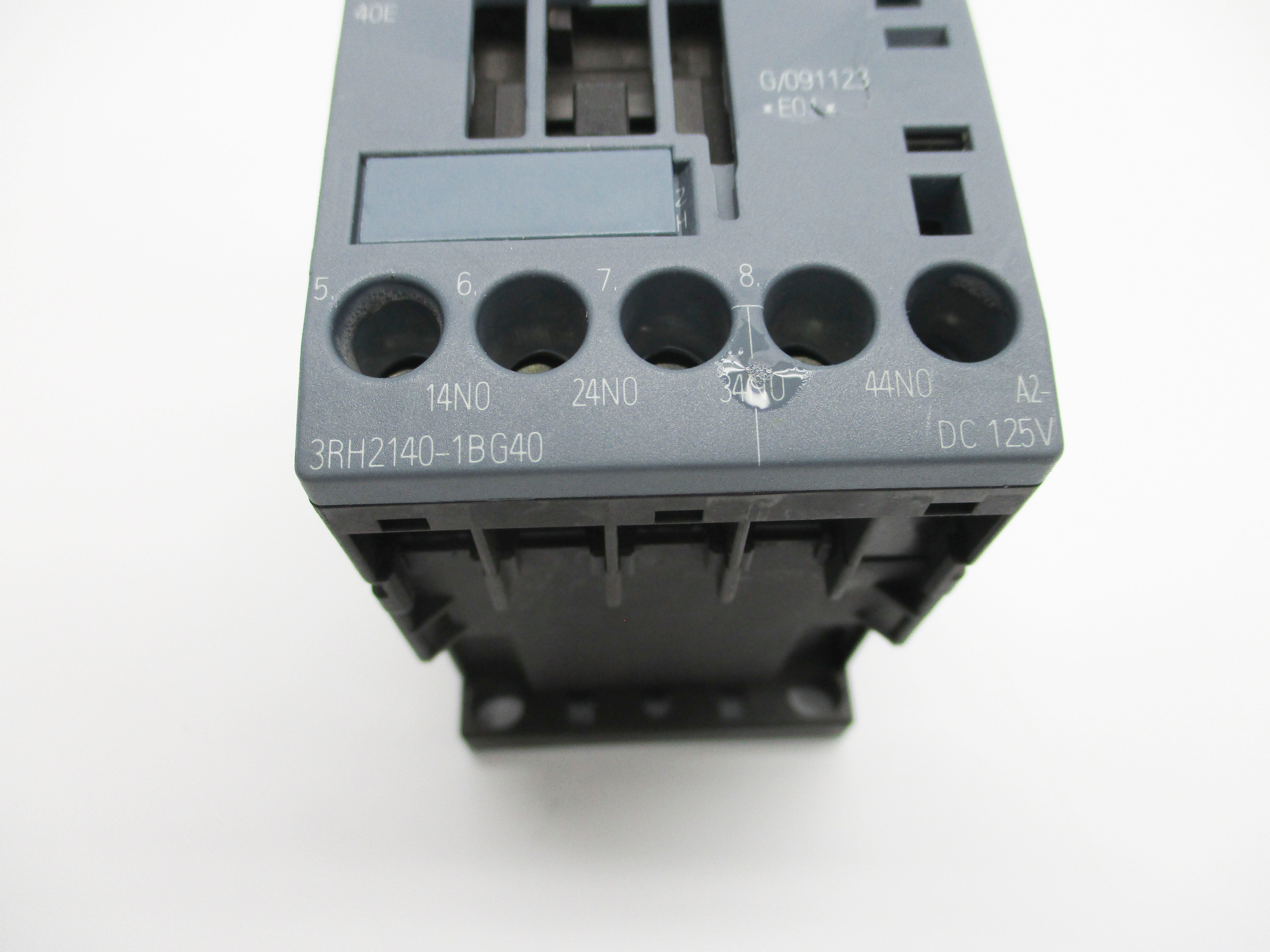 SIEMENS 3RH2140-1BG40 125VDC NSNP