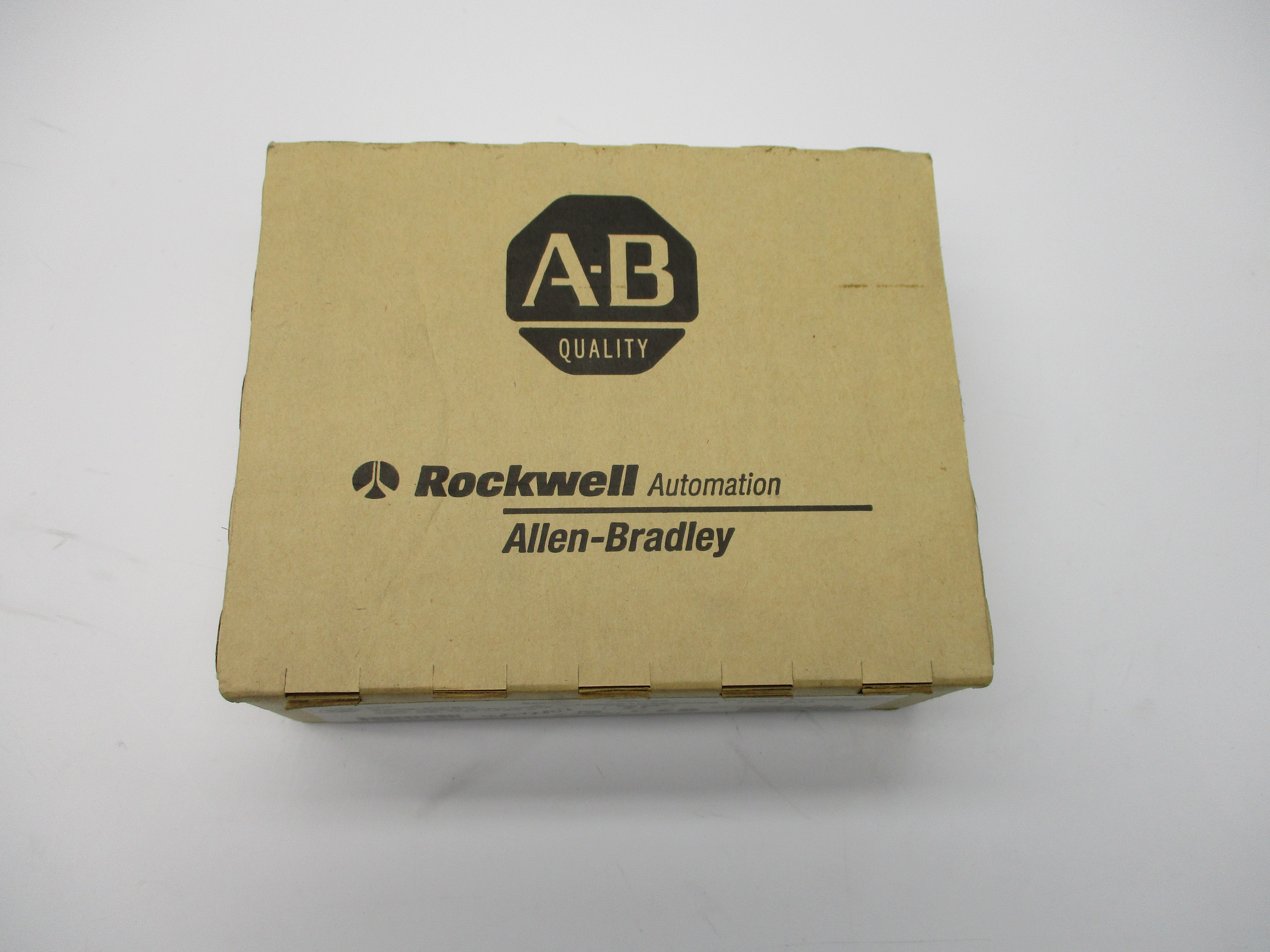 ALLEN BRADLEY 1769-OF8C SER. A F/W 2.1 DATE: 2013 NSFS