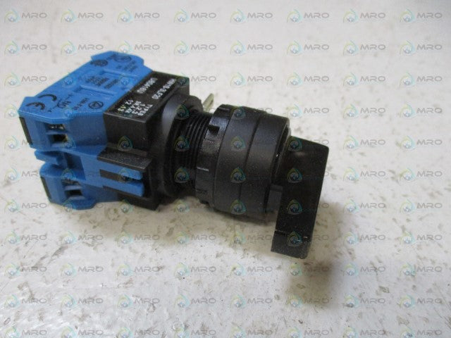 IDEC HW1S-3LF20 SELECTOR SWITCH *NEW IN BOX*