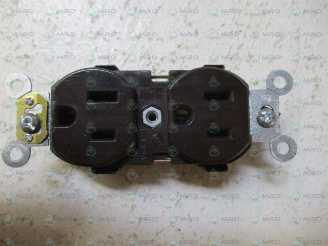 LEVITON 5252 DUPLEX RECEPTACLE *NEW IN BOX*